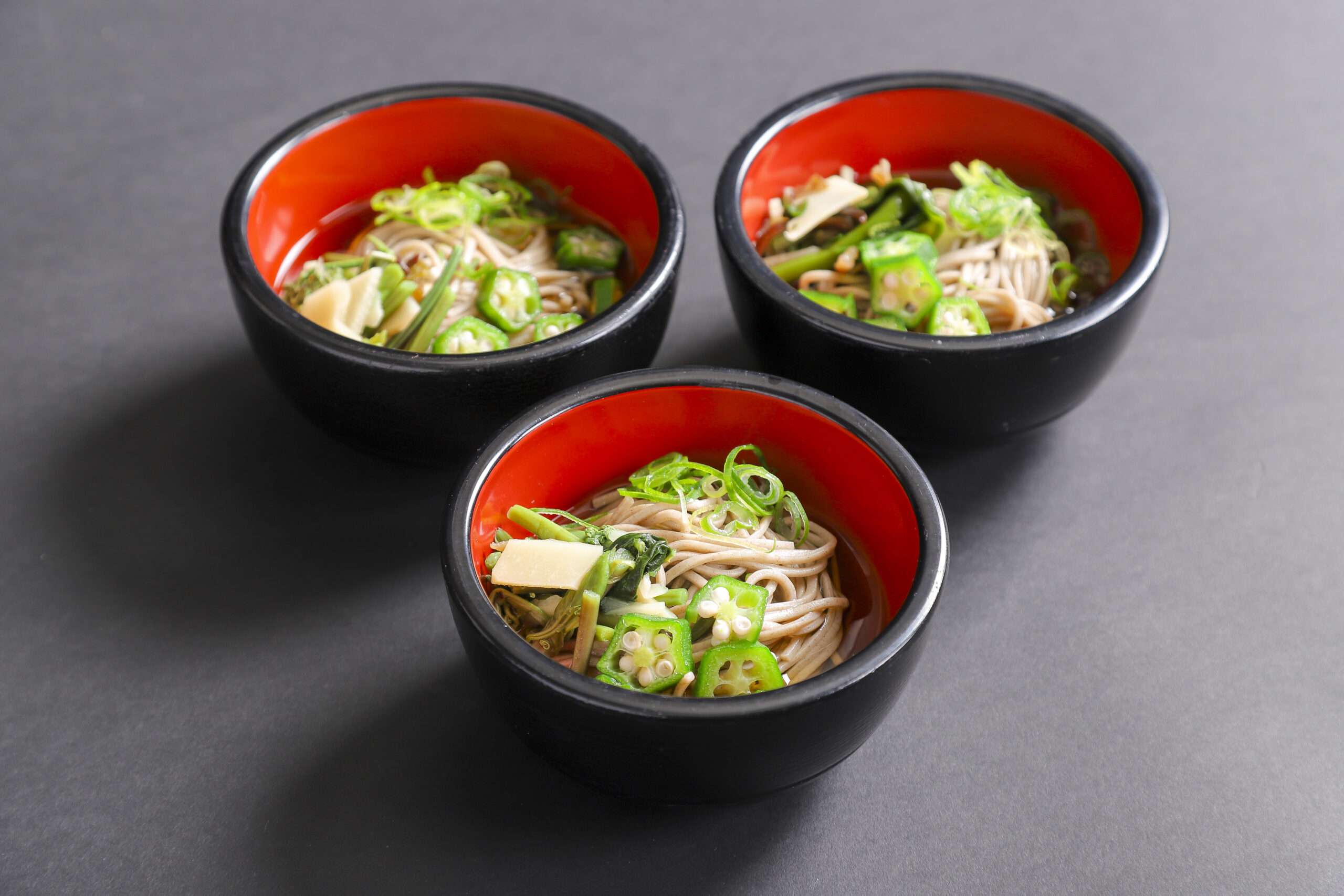 オクラと山菜のお蕎麦