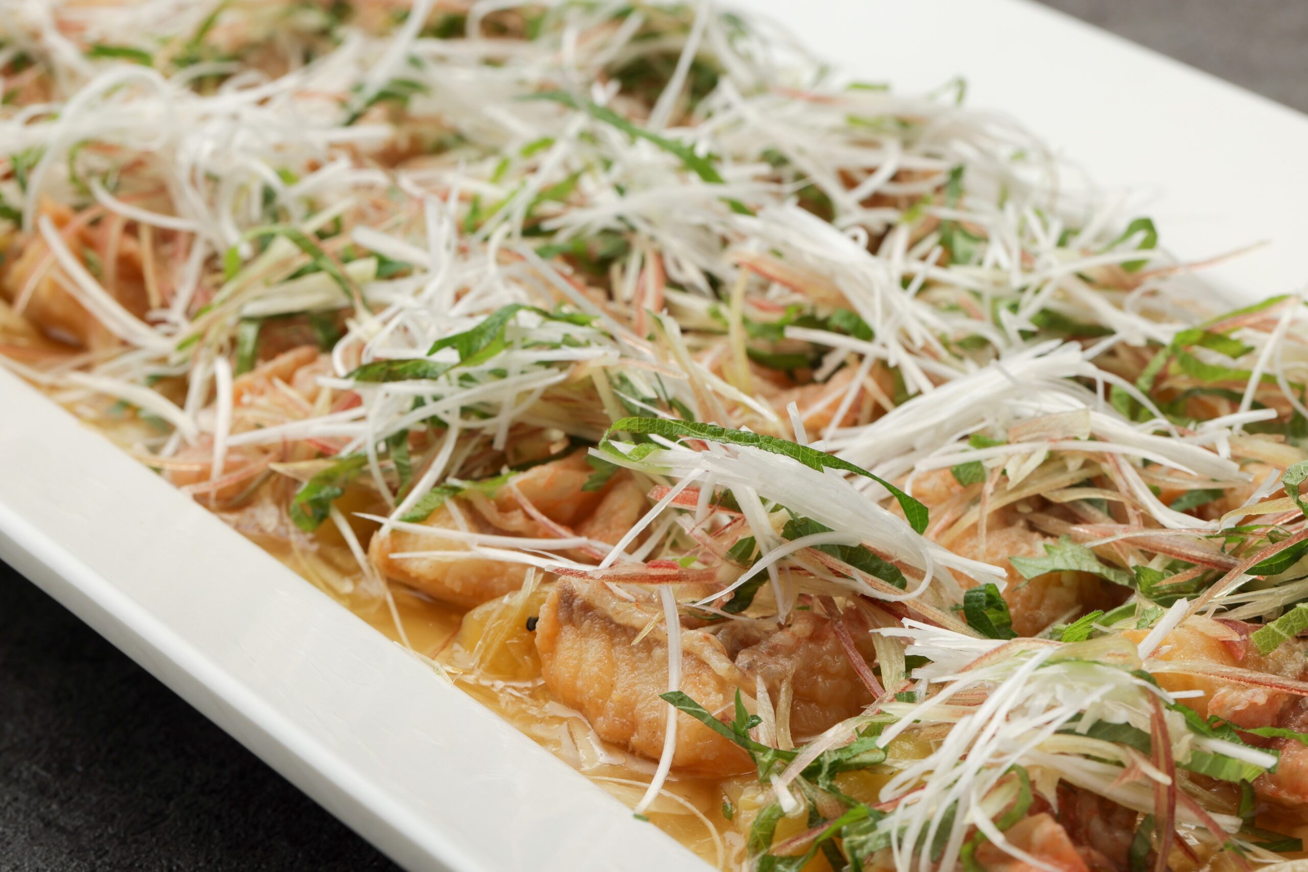 白身魚と茄子のエスカベッシュ　香味野菜添え