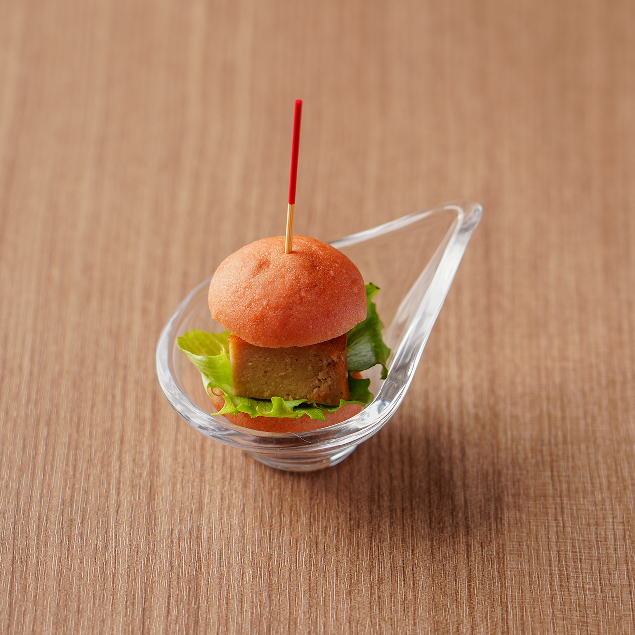 米粉パンとヴィーガンハムの一口サンド